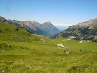 Blick ueber Obere Bundalp nach Norden Richtung Innerschweiz.jpg