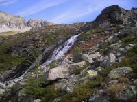 Kleiner Wasserfall unterhalb vom Arthur-Schmid-Haus [2281m]