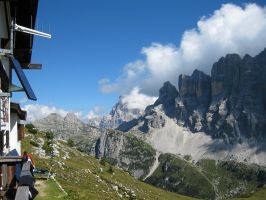 Blick vom Rifugio Tissi zurueck auf die Civetta-Nordwand.jpg