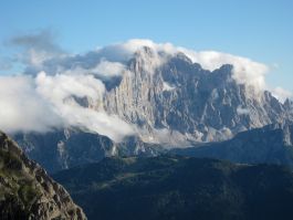 Blick von Forcella Averau nach Sueden auf die Civeatta [3220m].jpg