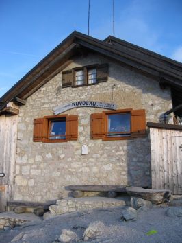 Rifugio Nuvolau (2574m).jpg