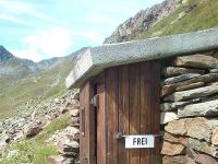 5462335_Toilettenhaeuschen der Badushütte [2506m].jpg