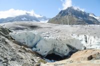 seitliches Gletschertor am Aletschgletscher (Wallis/Schweiz)