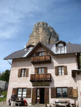 09_Rifugio Cinque Torri.JPG