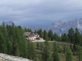 15_Rifugio Croda da Lago G Palmieri.jpg