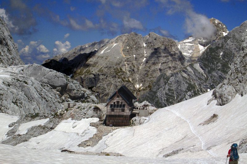 Tržaška koča na Doliču - 2151m