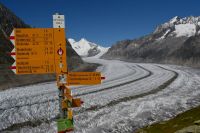 Aletschtour 2014 - Roti Chumne [2369m] - Wegweiser am Aletschgletscher