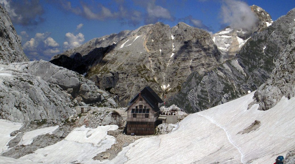 Tržaška koča na Doliču - 2151m