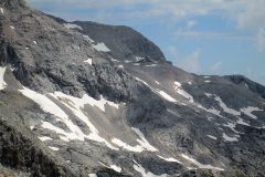 Dom-Planika-Huette am Triglav - fotografiert vom Hribarice-Sattel aus