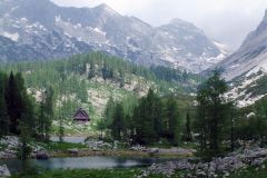 Triglavskih-Jezerih-üHtte im Tal der Triglav-Seen