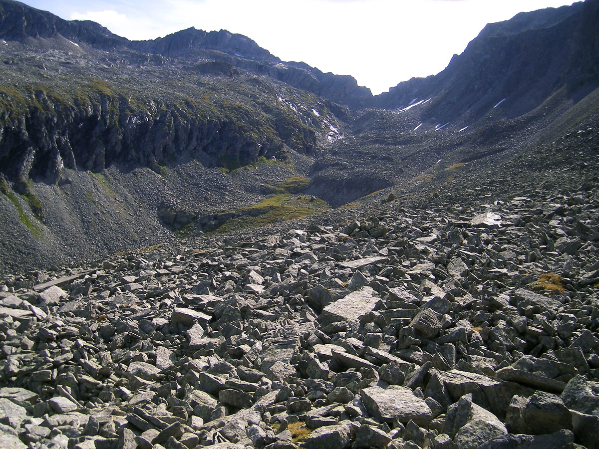 Doesener Tal mit Blockgletscher und Gletschersee